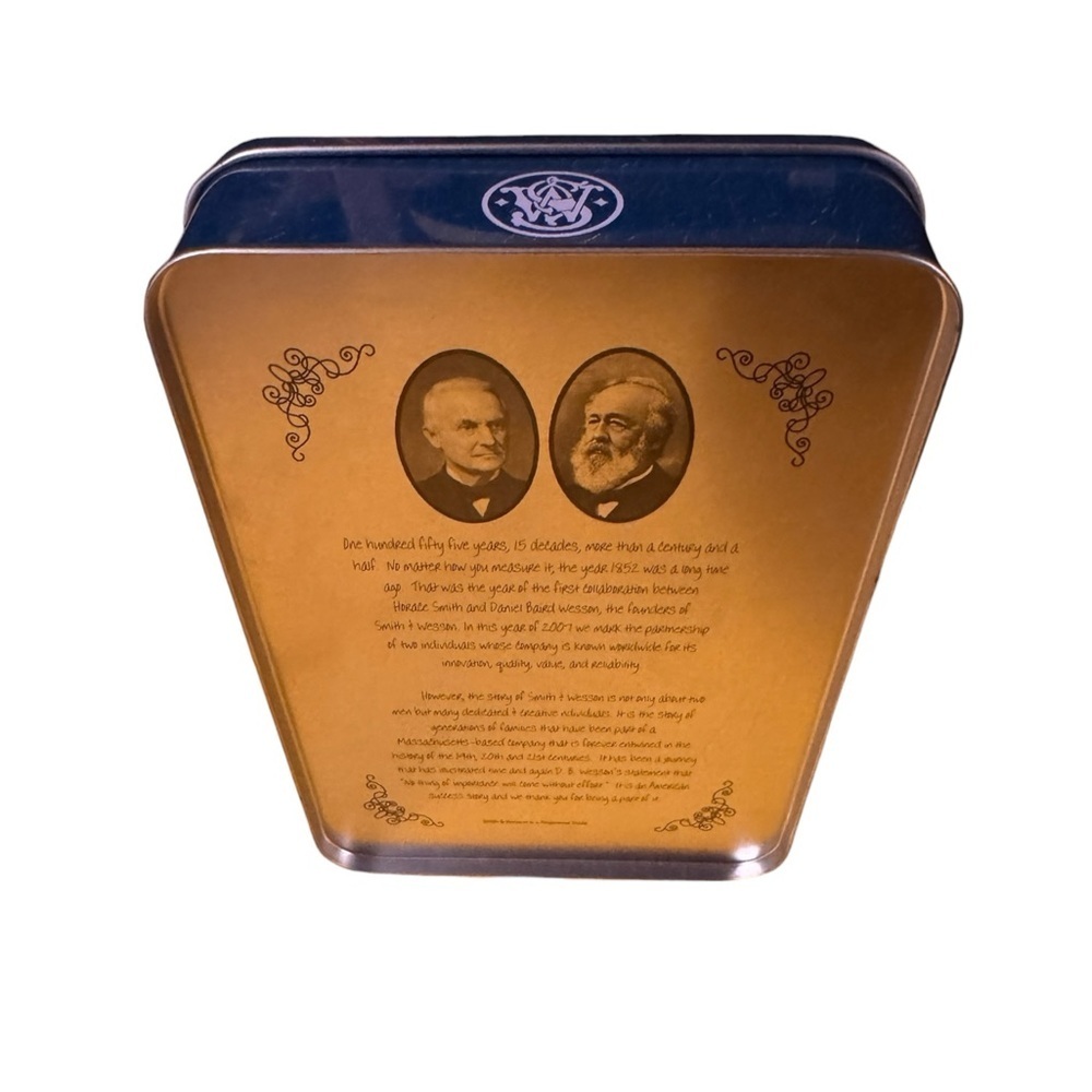 Smith & Wesson Tin Box 6x8x2 - Picture 3 of 7